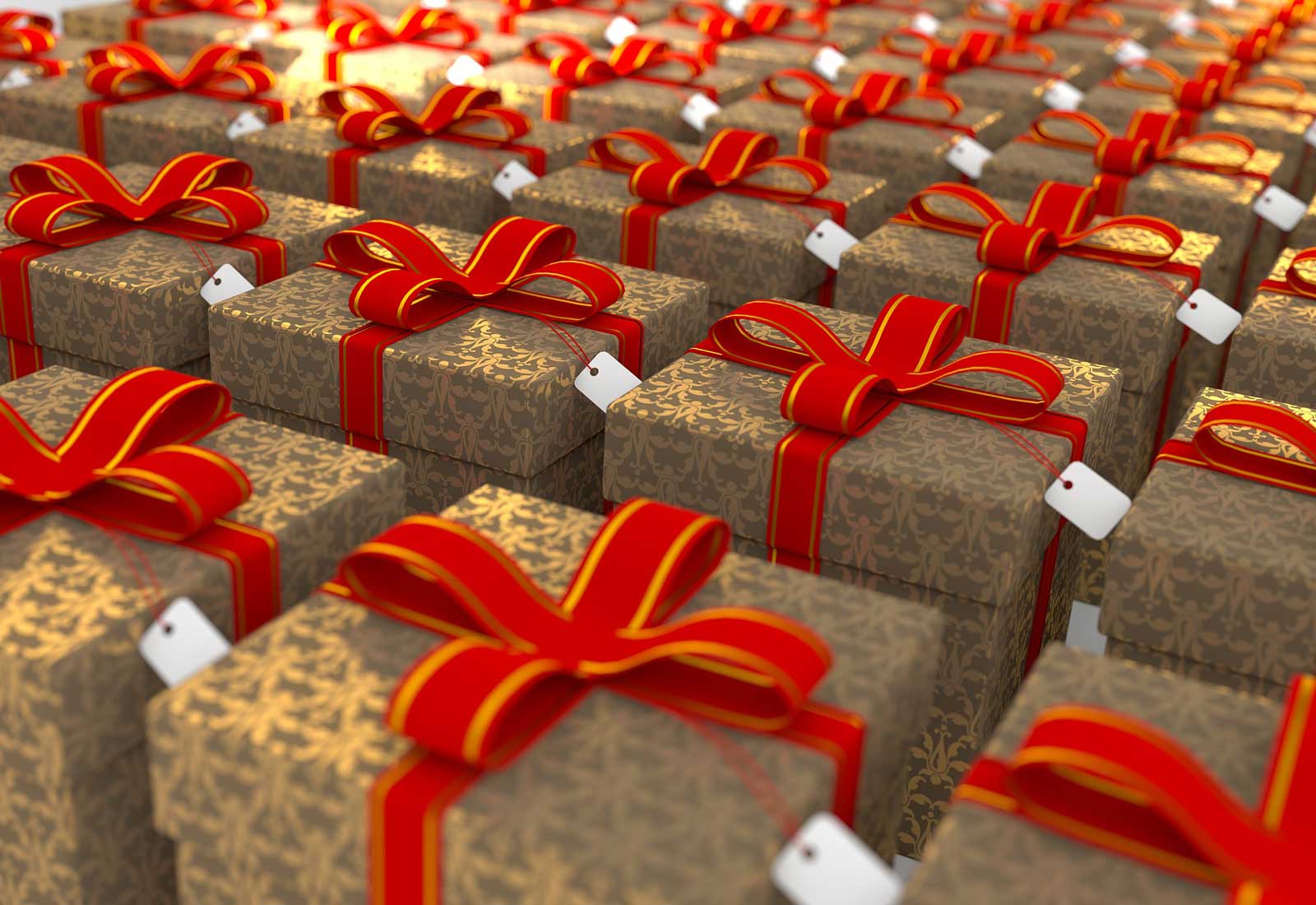 Escoger cajas decoradas para regalos, Comercial Avilés